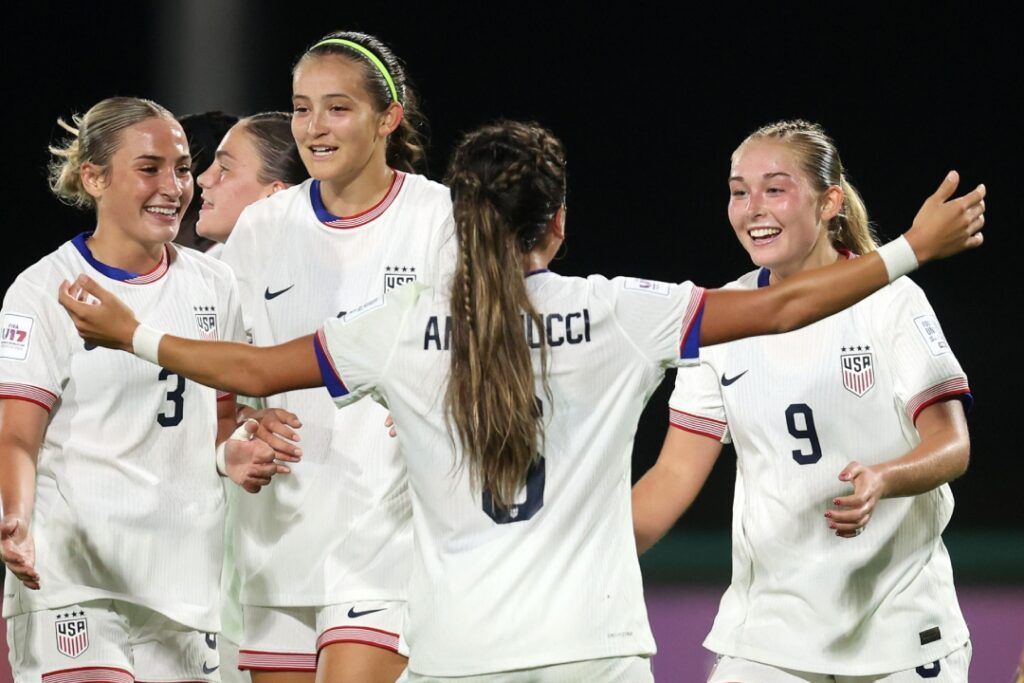 Estados Unidos arranca con una goleada que pudo ser mayor.