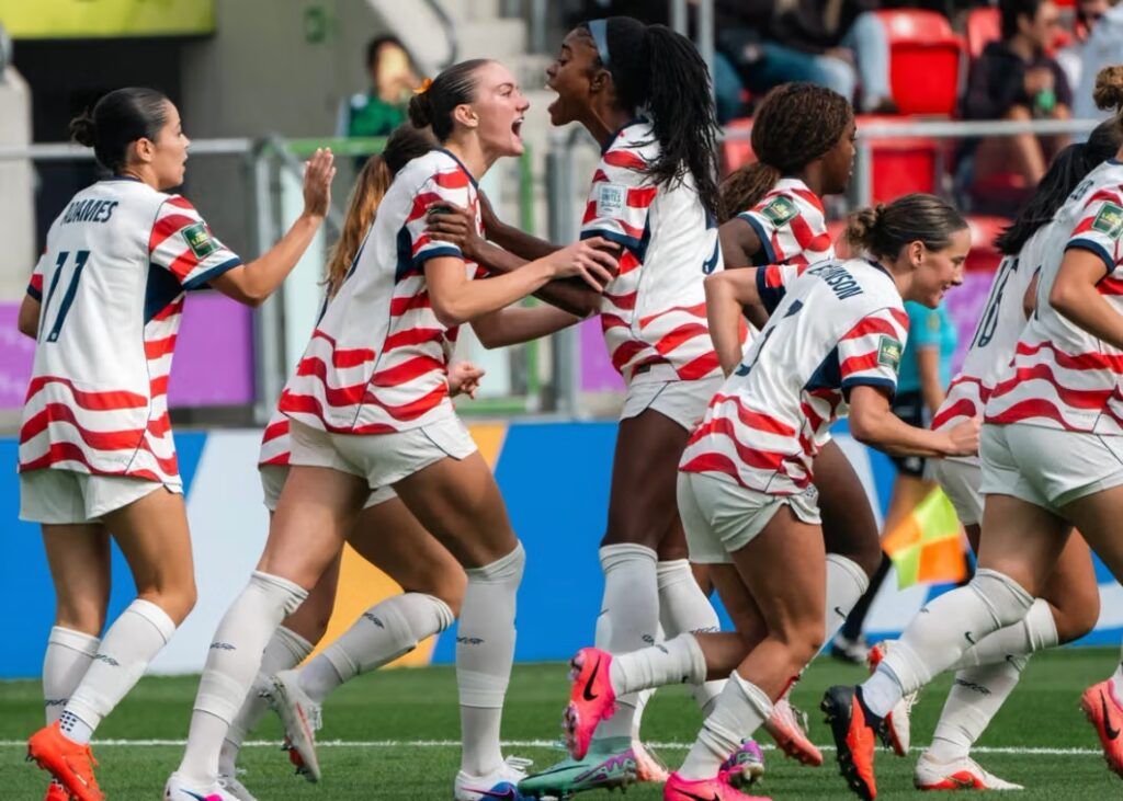 Estados Unidos clasifica a octavos con goleada.