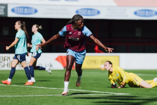 Los goles de Gago y Asseyi le dieron al West Ham la victoria sobre el London City.
