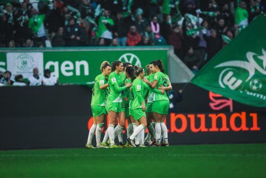 El Bayern golea y mantiene la ventaja (Bundesliga: jornada 13). El Wolfsburgo se mantiene a un punto de distancia.