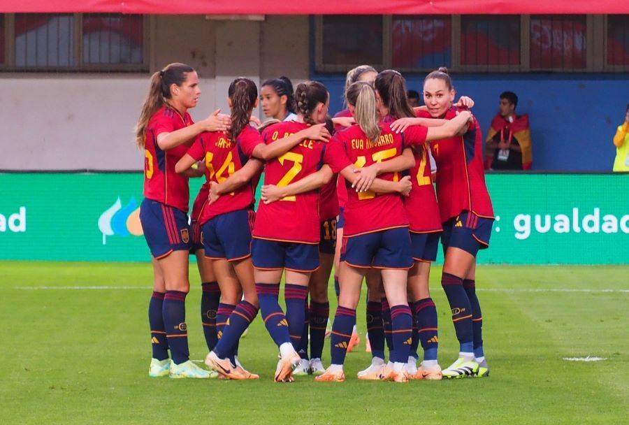 España goleó a Panamá