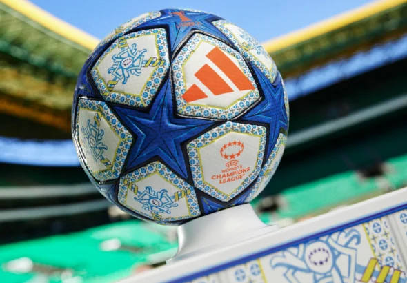 Ya está pavimentado el camino hacia Lisboa. En la imagen, el balón con el que se disputarán las fases eliminatorias de la UWCL.